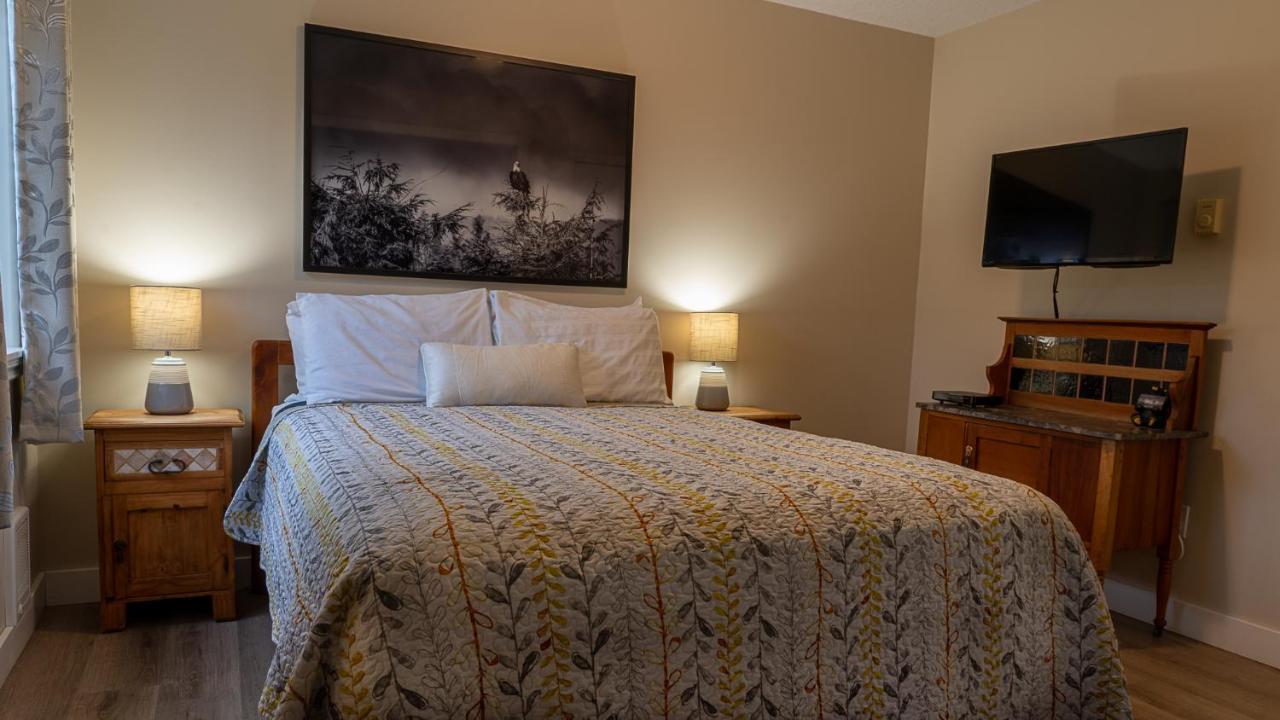 Wild Pacific Guest Suites Ucluelet Ngoại thất bức ảnh